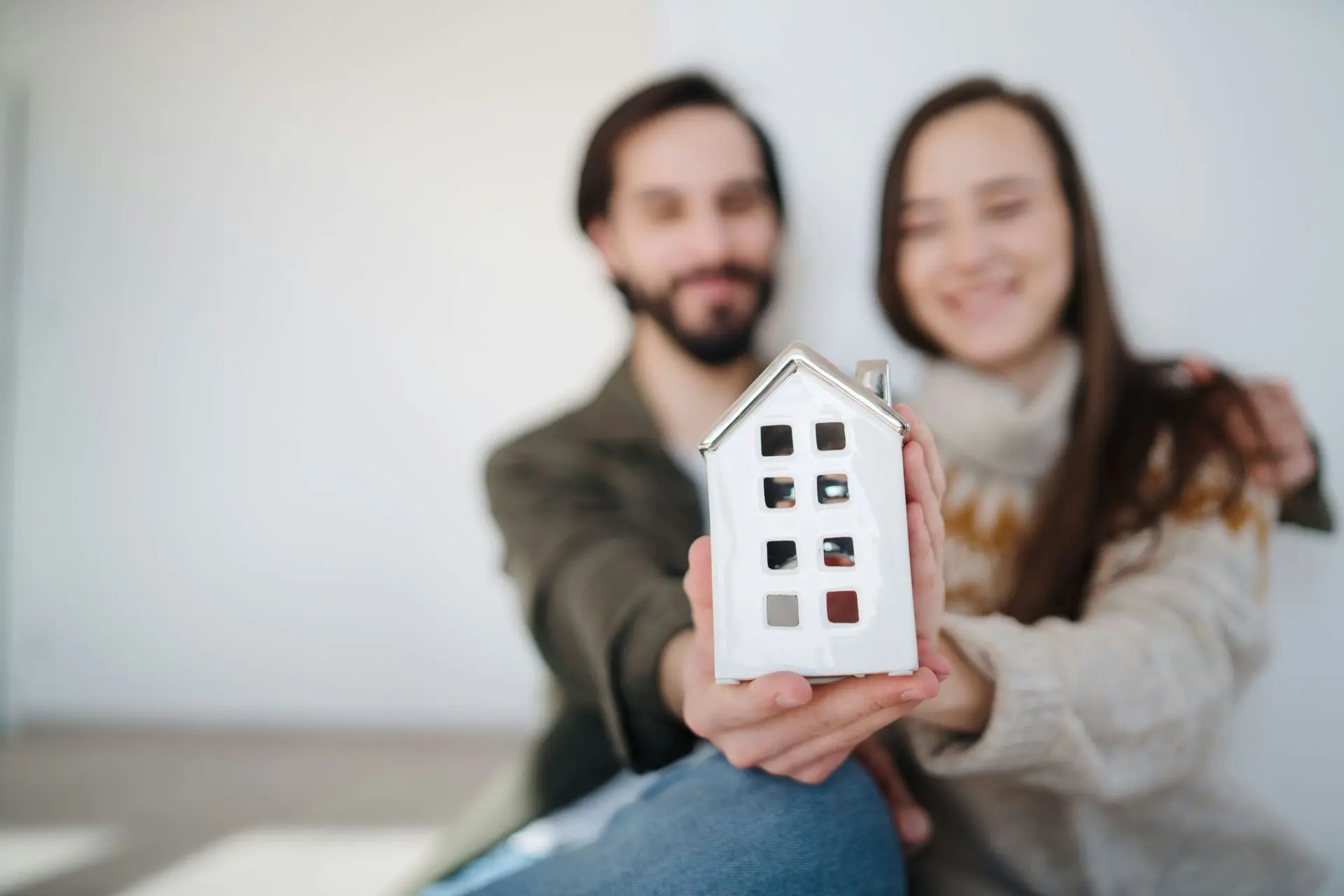 Glückliche Immobilienkäufer – persönlicher Service und geprüfte Qualität bei IMMO meyer Immobilienkauf mit Vertrauen